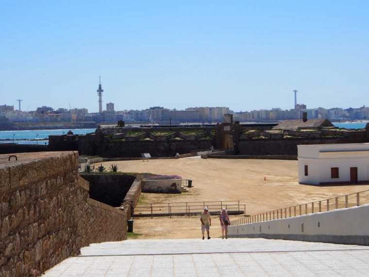 013-cadiz-festungen