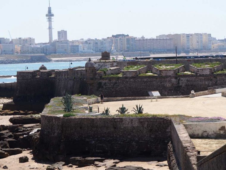 015-cadiz-festungen