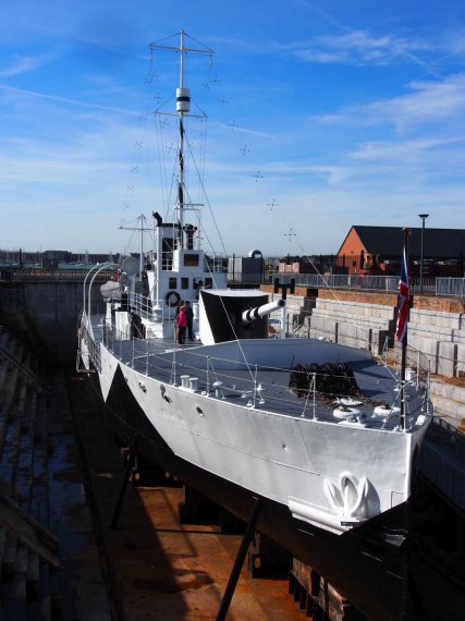 001_hms_m.33